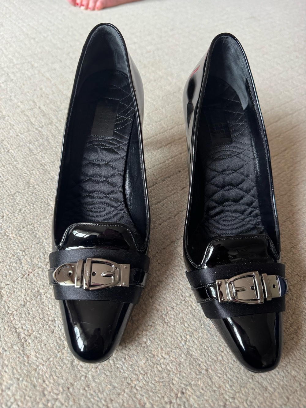 💯 AUTHENTIC 💯GUCCI Black Patent Leather Satin Buckle Pumps Heels Size 8.5